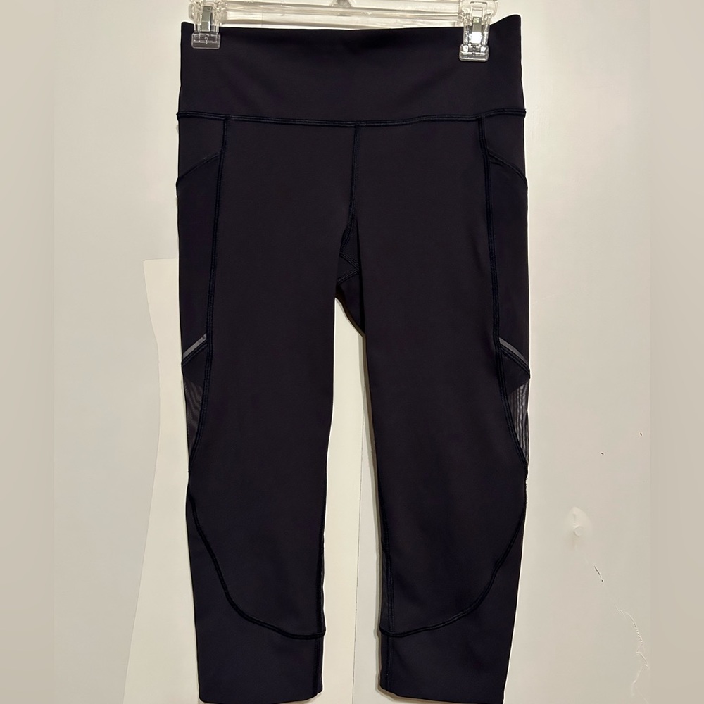 Navel blue with mesh detail lululemon capris